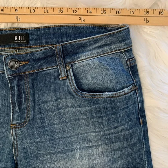 Kut from the Kloth Catherine Boyfriend Jean Shorts Size 8 Cuffed Distressed - Picture 6 of 16